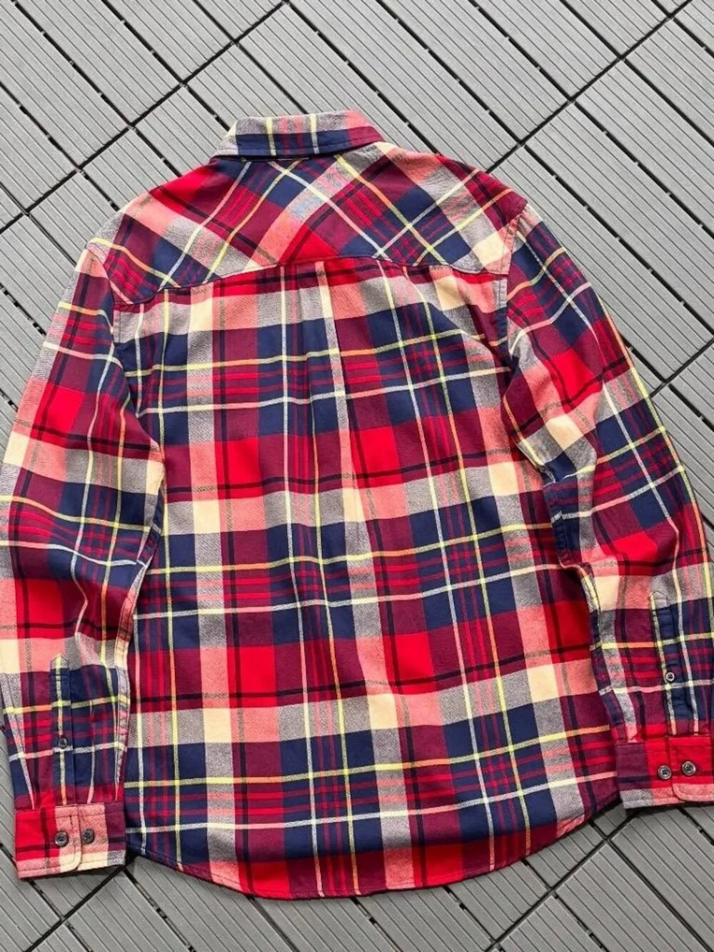 Classic Red Plaid Flannel Button-Up Shirt - Picture 3 of 4
